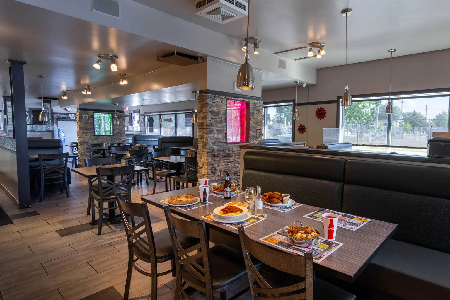 Salle à manger du Restaurant 4 Saisons — photo 1