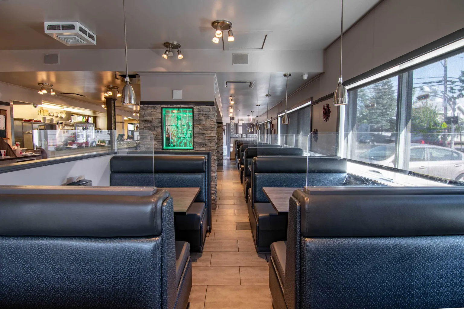 Salle à manger du Restaurant 4 Saisons — photo 3