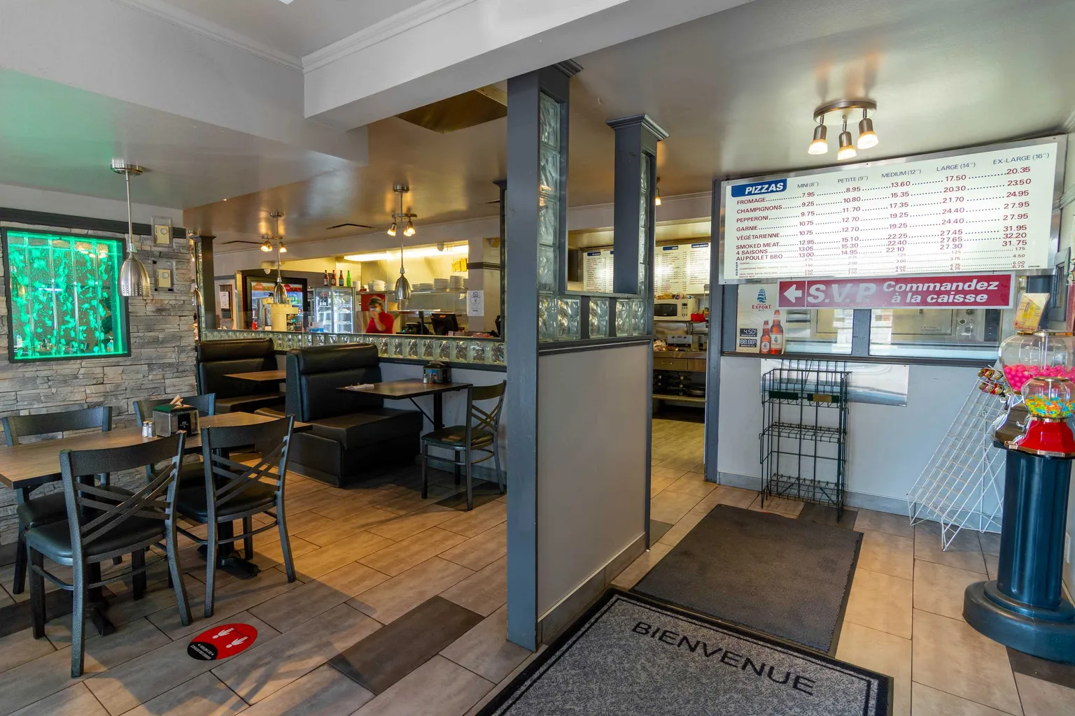Salle à manger du Restaurant 4 Saisons — photo 4